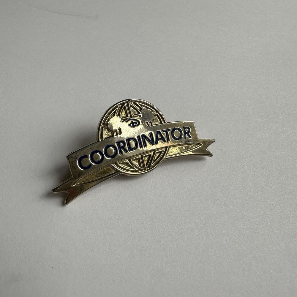 Disney Parks Coordinator Rare Cast Member Gold Uniform Collectible Pin Tag *FLAW